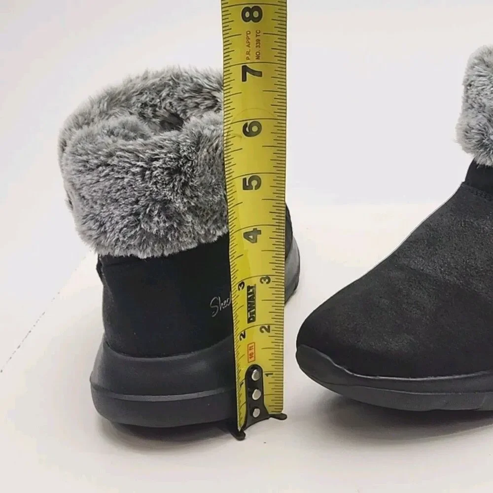 Skechers Boots Women Sz 9 On The Go Joy Black Winter Bootie Faux Fur Line 56101S